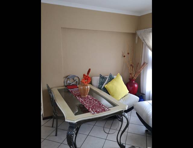 2 BEDROOM APARTMENT FOR SALE IN WILLOWBROOK